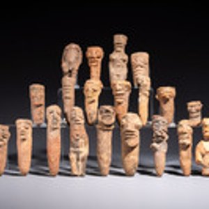 A collection of 20 terracotta 'Komaland' figures, Ghana, 13/16th C. — photo 1