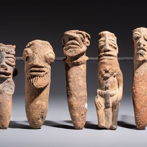 A collection of 20 terracotta 'Komaland' figures, Ghana, 13/16th C. — photo 2