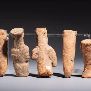 A collection of 20 terracotta 'Komaland' figures, Ghana, 13/16th C. — photo 5
