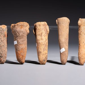 A collection of 20 terracotta 'Komaland' figures, Ghana, 13/16th C. — photo 7