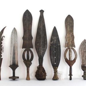 A collection of 20 various African tribal knifes and spears, 19/20th C. — photo 2