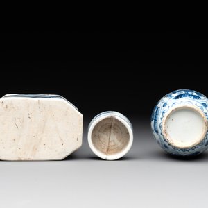 A collection of 22 Chinese blue, white and polychrome wares, Yongzheng and Ruo Shen Zhen Cang 若深珍藏 mark, Kangxi and later — photo 13