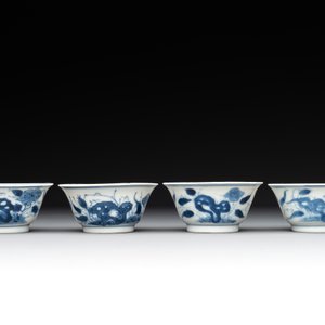 A collection of 22 Chinese blue, white and polychrome wares, Yongzheng and Ruo Shen Zhen Cang 若深珍藏 mark, Kangxi and later — photo 14