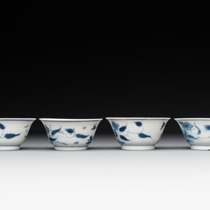 A collection of 22 Chinese blue, white and polychrome wares, Yongzheng and Ruo Shen Zhen Cang 若深珍藏 mark, Kangxi and later — photo 15