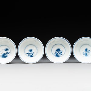 A collection of 22 Chinese blue, white and polychrome wares, Yongzheng and Ruo Shen Zhen Cang 若深珍藏 mark, Kangxi and later — photo 18