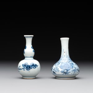 A collection of 22 Chinese blue, white and polychrome wares, Yongzheng and Ruo Shen Zhen Cang 若深珍藏 mark, Kangxi and later — photo 23