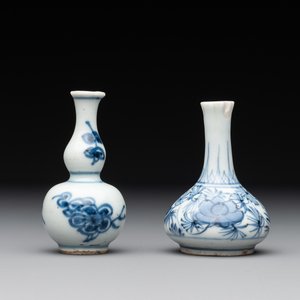 A collection of 22 Chinese blue, white and polychrome wares, Yongzheng and Ruo Shen Zhen Cang 若深珍藏 mark, Kangxi and later — photo 25