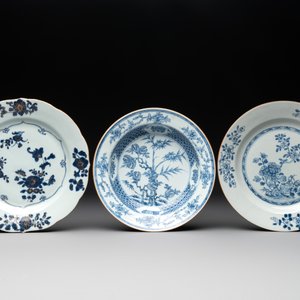 A collection of 22 Chinese blue, white and polychrome wares, Yongzheng and Ruo Shen Zhen Cang 若深珍藏 mark, Kangxi and later — photo 4