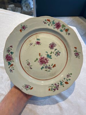 A collection of 22 Chinese famille rose and Imari-style plates, 18th C. — 照片 24