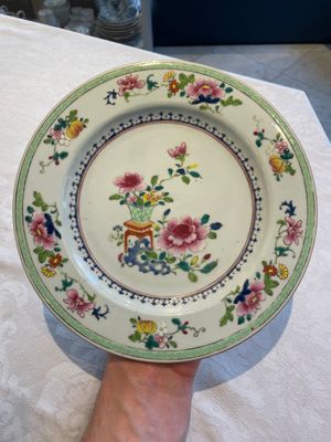 A collection of 22 Chinese famille rose and Imari-style plates, 18th C. — 照片 32