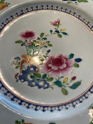 A collection of 22 Chinese famille rose and Imari-style plates, 18th C. — 照片 33