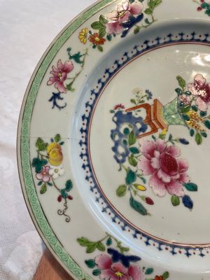 A collection of 22 Chinese famille rose and Imari-style plates, 18th C. — 照片 34