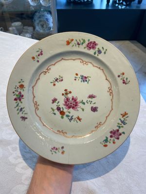 A collection of 22 Chinese famille rose and Imari-style plates, 18th C. — 照片 39