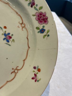 A collection of 22 Chinese famille rose and Imari-style plates, 18th C. — 照片 56