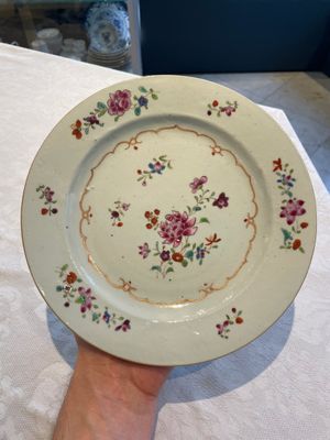 A collection of 22 Chinese famille rose and Imari-style plates, 18th C. — 照片 58