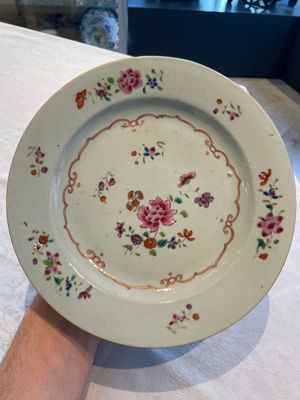 A collection of 22 Chinese famille rose and Imari-style plates, 18th C. — 照片 62