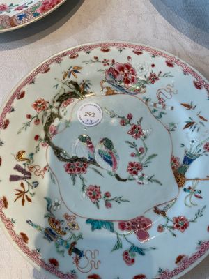 A collection of 22 Chinese famille rose and Imari-style plates, 18th C. — 照片 77