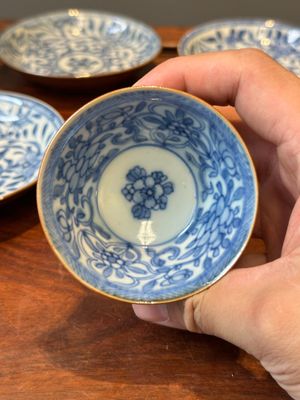 A collection of 23 Chinese cups and saucers, Kangxi/Qianlong — 照片 46