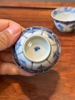 A collection of 23 Chinese cups and saucers, Kangxi/Qianlong — photo 44