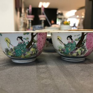 A collection of 23 cups and 33 saucers in Chinese and Japanese porcelain, 18/19th C. — 照片 11