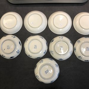 A collection of 23 cups and 33 saucers in Chinese and Japanese porcelain, 18/19th C. — 照片 19