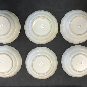 A collection of 23 cups and 33 saucers in Chinese and Japanese porcelain, 18/19th C. — 照片 3