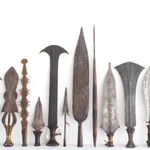 A collection of 23 various African tribal knifes and spears, 19/20th C. — photo 2