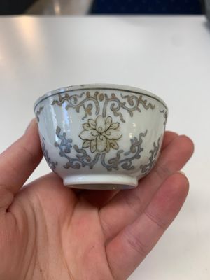 A collection of 24 Chinese blue, white and polychrome wares, 18th C. — photo 13