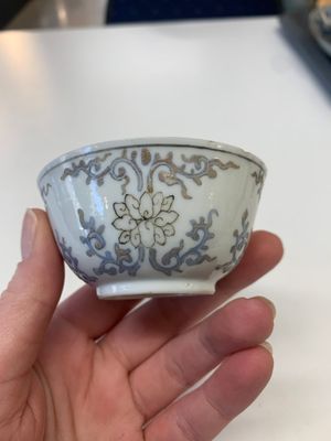 A collection of 24 Chinese blue, white and polychrome wares, 18th C. — photo 16