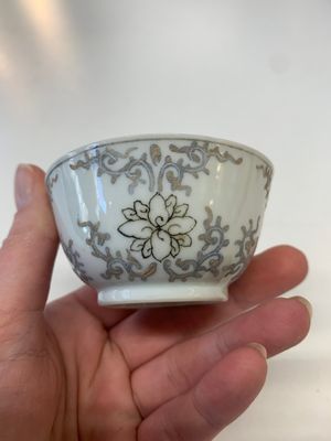 A collection of 24 Chinese blue, white and polychrome wares, 18th C. — photo 27