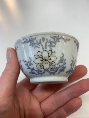 A collection of 24 Chinese blue, white and polychrome wares, 18th C. — photo 32