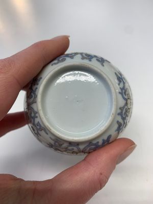 A collection of 24 Chinese blue, white and polychrome wares, 18th C. — photo 36