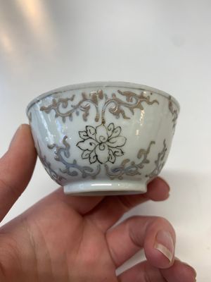 A collection of 24 Chinese blue, white and polychrome wares, 18th C. — photo 39