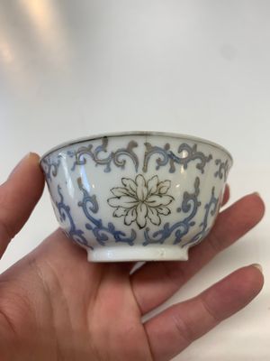 A collection of 24 Chinese blue, white and polychrome wares, 18th C. — photo 43