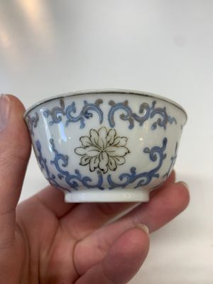 A collection of 24 Chinese blue, white and polychrome wares, 18th C. — photo 45