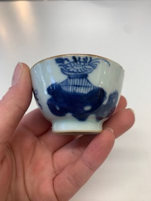 A collection of 24 Chinese blue, white and polychrome wares, 18th C. — photo 55