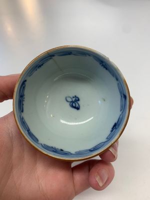 A collection of 24 Chinese blue, white and polychrome wares, 18th C. — photo 59