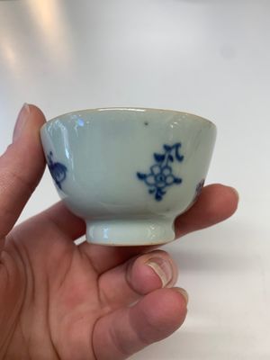 A collection of 24 Chinese blue, white and polychrome wares, 18th C. — photo 63
