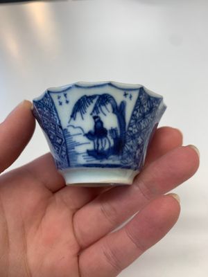 A collection of 24 Chinese blue, white and polychrome wares, 18th C. — photo 67