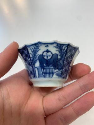 A collection of 24 Chinese blue, white and polychrome wares, 18th C. — photo 73