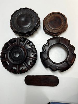 A collection of 25 Chinese wooden stands, 19/20th C. — photo 5