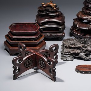 A collection of 25 Chinese wooden stands, 19/20th C. — photo 2
