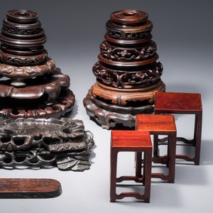 A collection of 25 Chinese wooden stands, 19/20th C. — photo 4
