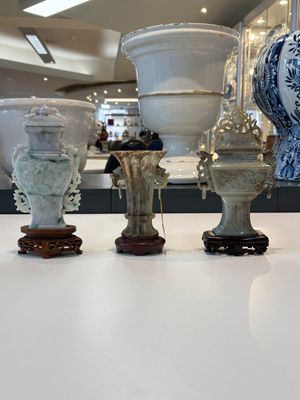 A collection of 26 Chinese jadeite, rock crystal, turquoise, agate and other hardstone carvings, 19/20th C. — foto 25