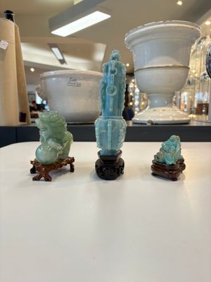 A collection of 26 Chinese jadeite, rock crystal, turquoise, agate and other hardstone carvings, 19/20th C. — foto 10