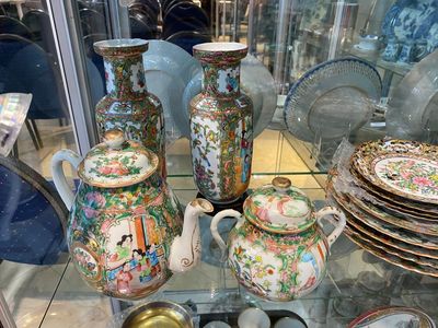 A collection of 28 Chinese Canton famille rose wares, 19th C. — 照片 2
