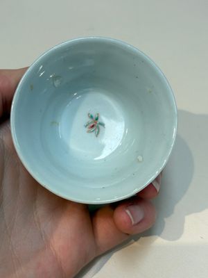 A collection of 28 Chinese famille rose wares, 18th C. and later — photo 104