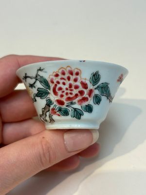 A collection of 28 Chinese famille rose wares, 18th C. and later — photo 106