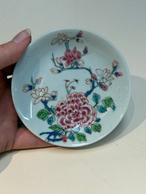 A collection of 28 Chinese famille rose wares, 18th C. and later — photo 142