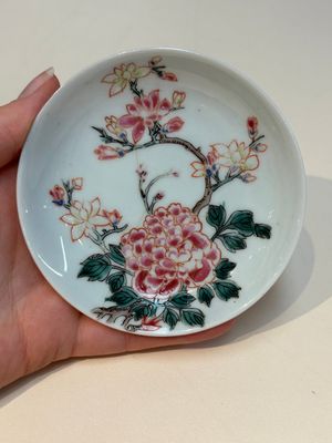 A collection of 28 Chinese famille rose wares, 18th C. and later — photo 148